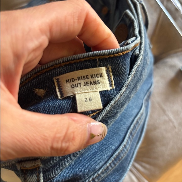 Madewell Mid Rise Kick Out Cropped Jean Size 28 in Brinton Wash - Picture 8 of 11
